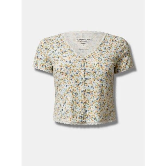 Torrid Fitted Supersoft Rib V-Neck Lace Trim Button Crop Tee Sz 4 - Picture 2 of 6